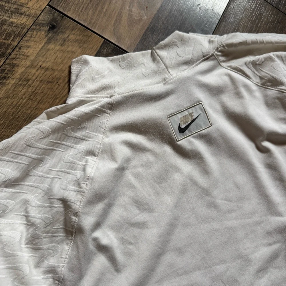 Nike Long Sleeve Athletic Top - Pale Cream/Off-White